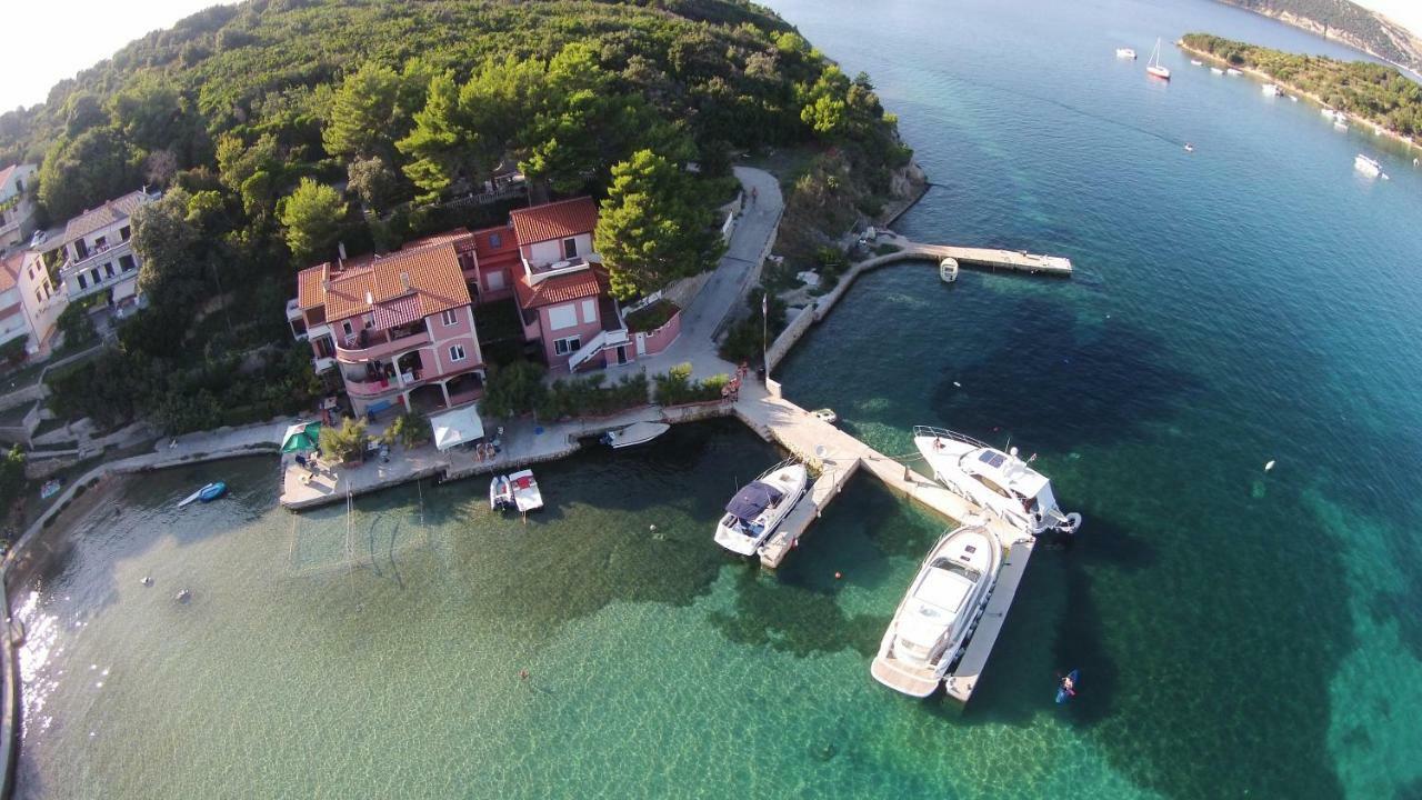 Apartments Zala Matusan Supetarska Draga Exterior photo