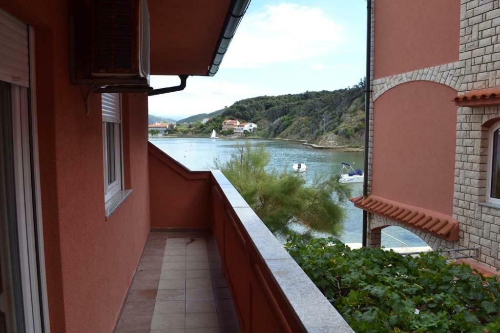 Apartments Zala Matusan Supetarska Draga Exterior photo